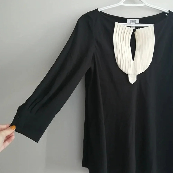Moschino Cheap and Chic Pleated Tuxedo Style 100% Silk Long Sleeve Blouse Size 6 - Picture 4 of 16